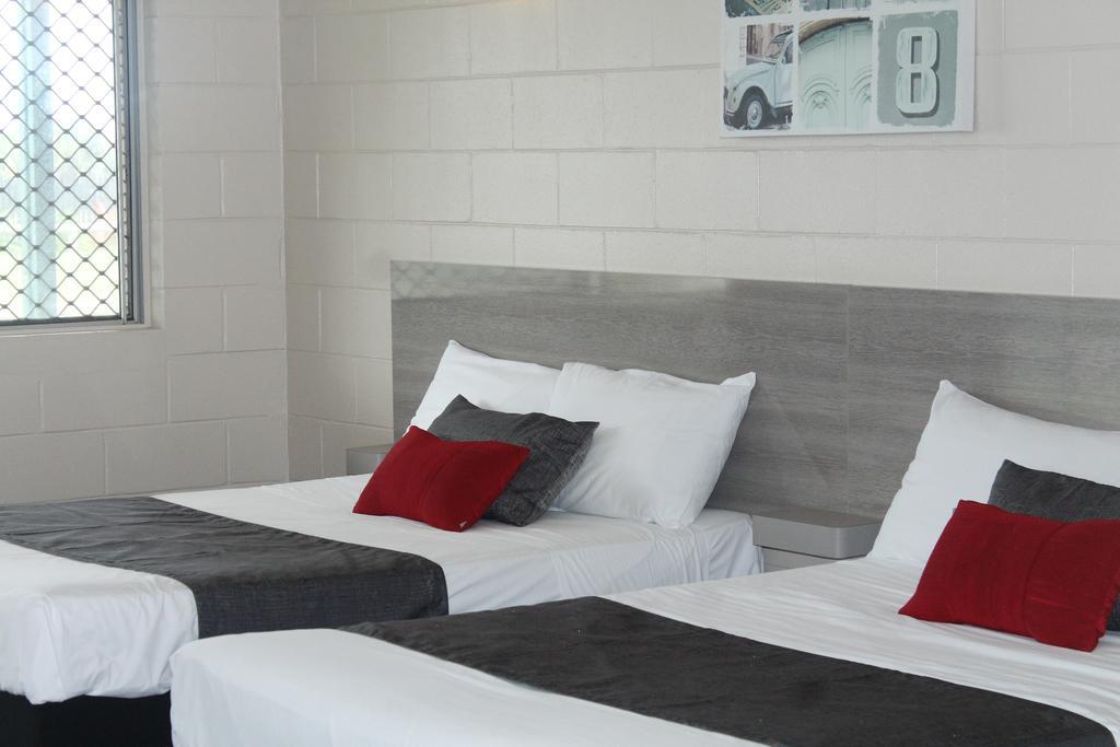 Sarina Beach Motel Grasstree Beach Екстериор снимка